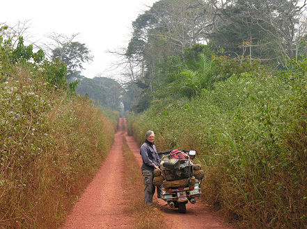 The road narrows as it gets closer to the Gabon border