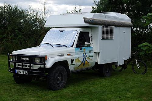 1988 Toyota Land Cruiser BJ75 Station-Wagon with Camper Box on Chassis-kmhh7836.jpg
