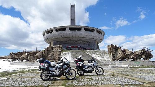 Trip around the world with two Honda Transalp 650 | From Barcelona to New York-24313135_1478680765586954_4148264207618948525_o.jpg