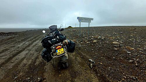 Travels around the Arctic Circle II: Iceland-ljoed8bk_h.jpg