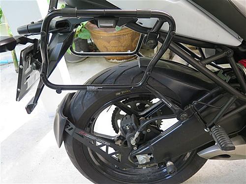 Thailand - GIVI MONOKEY SIDE CASES, INNER BAGS & VERSYS SW-MOTECH MOUNTS For Sale-givi-4-600-x-450