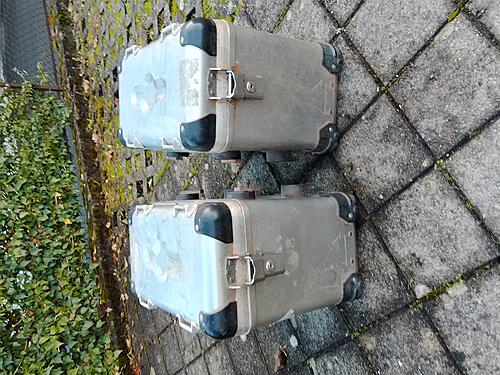 SALE: set of TOURATECH ZEGA PRO panniers €150 (located Switzerland))-img_20241215_160503.jpg