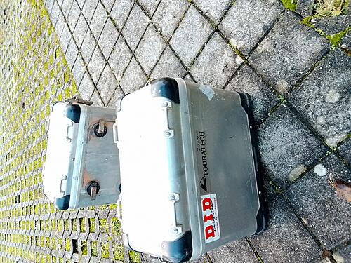 SALE: set of TOURATECH ZEGA PRO panniers €150 (located Switzerland))-img_20241215_160525.jpg